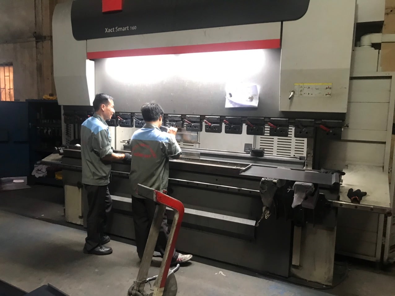bending machine.jpg